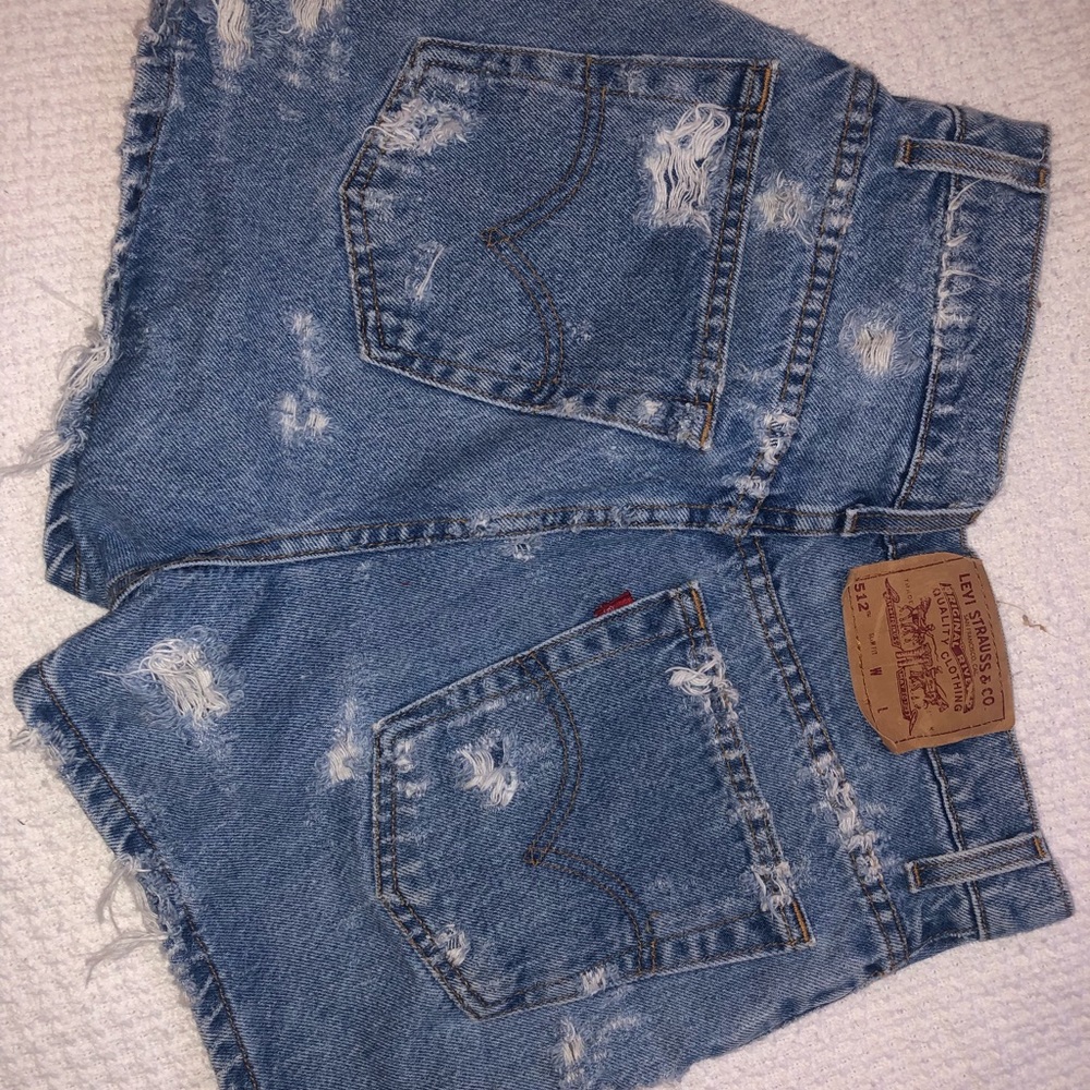 LEVIS distressed highwaist short